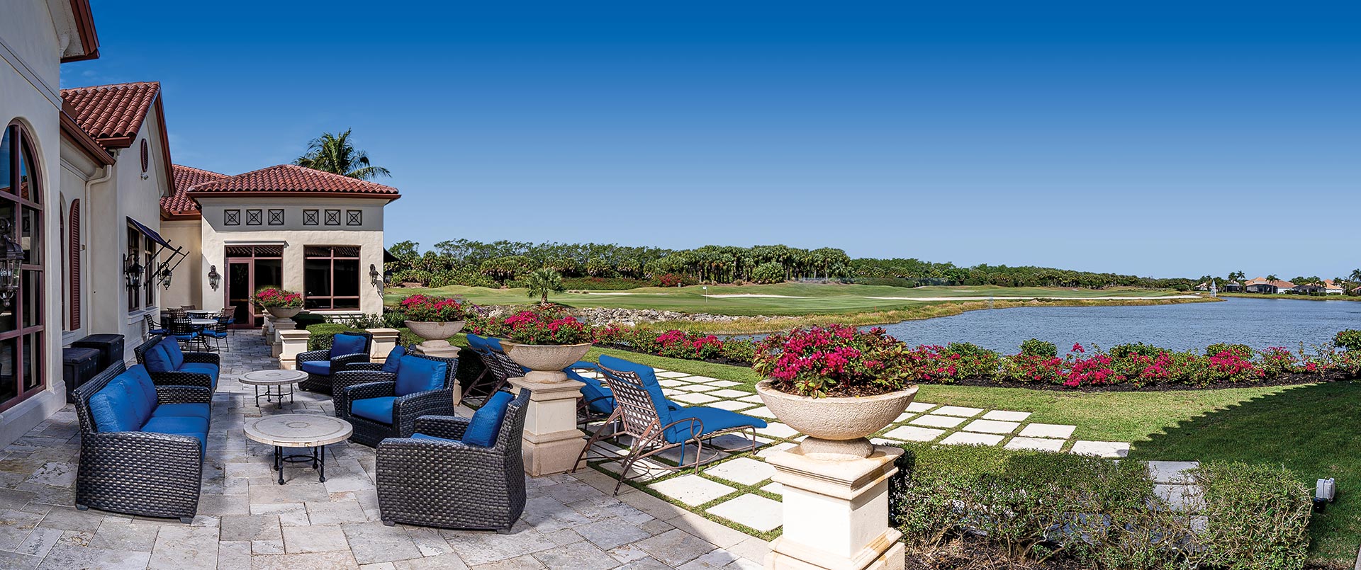 Golf Clubhouse outdoor lounge